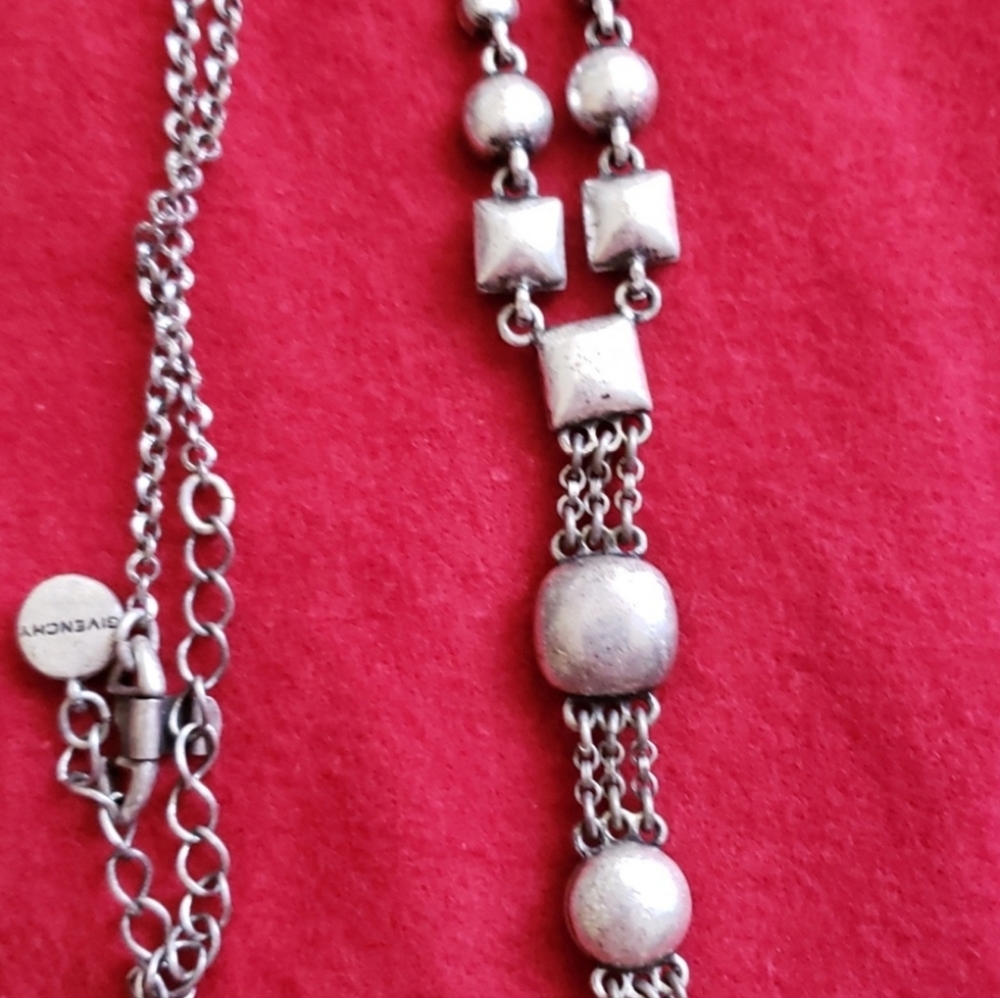 Givenchy Necklace. - Picture 4 of 7
